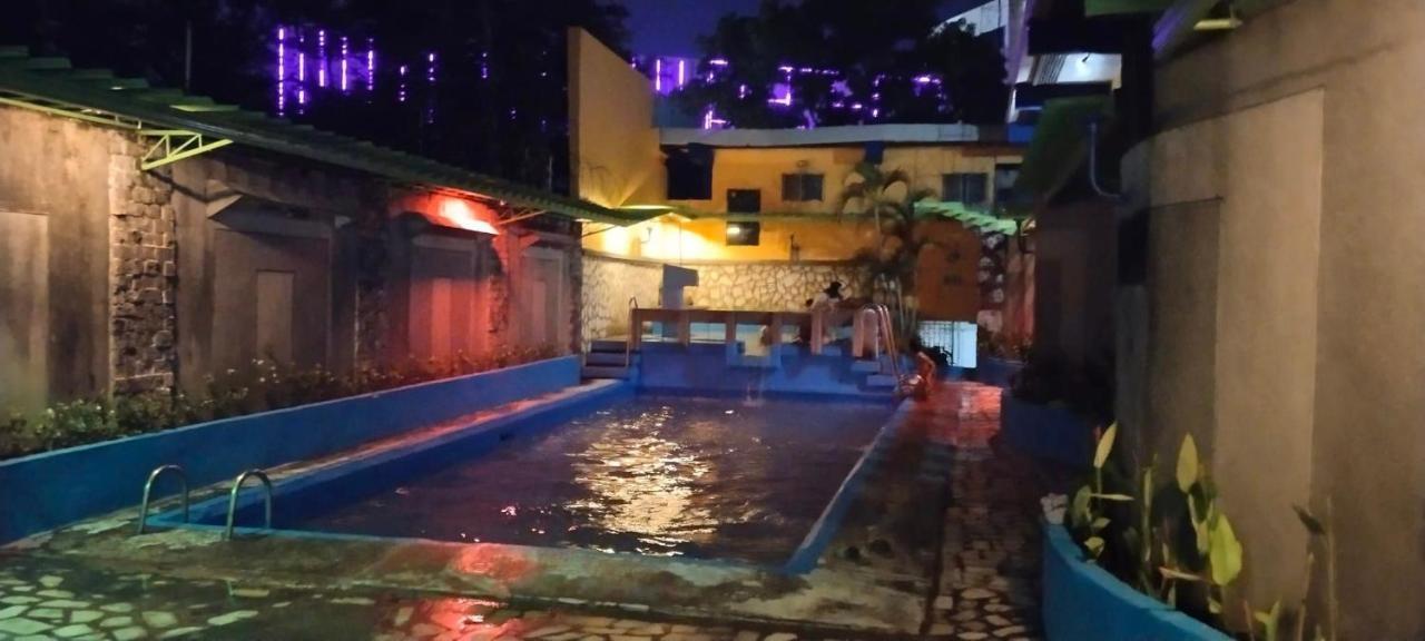 2 Hotel Saleh Angeles Exteriör bild